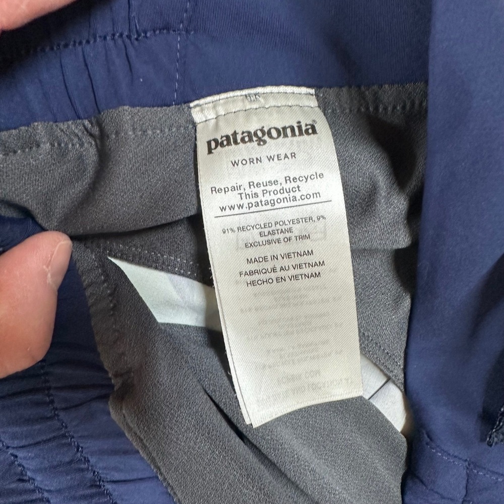 Patagonia Women Tarkine Fern Classic Blue Navy Nine Trail Runner Shorts XS - Picture 7 of 9